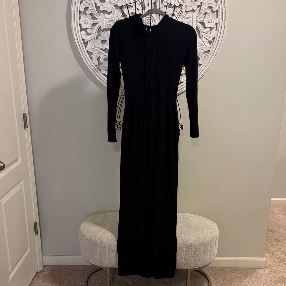 Chic Black Long Sleeve Maxi Dress